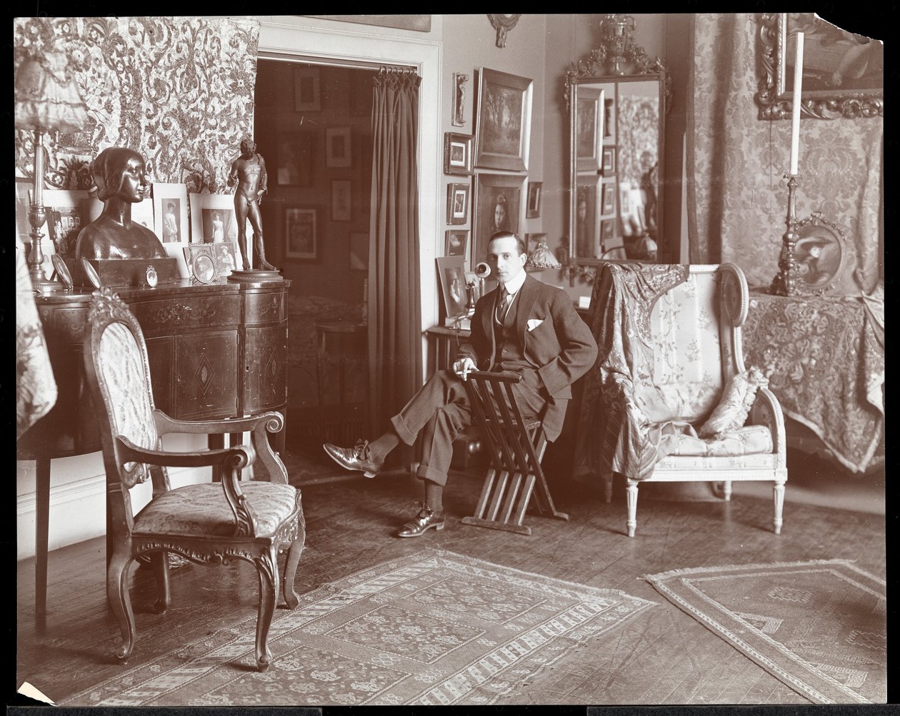 Malcolm Strauss w swoim studio w Nowym Jorku, ok. 1895 (odbitka żelatynowa) autorstwa Byron Company