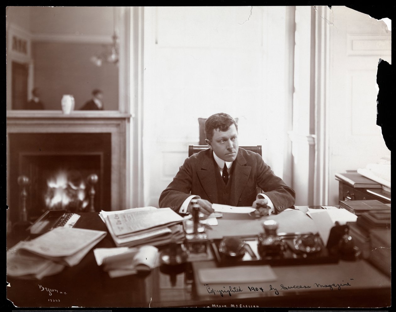 Burmistrz McClellan, 1904 (srebrny odcisk żelatynowy) autorstwa Byron Company