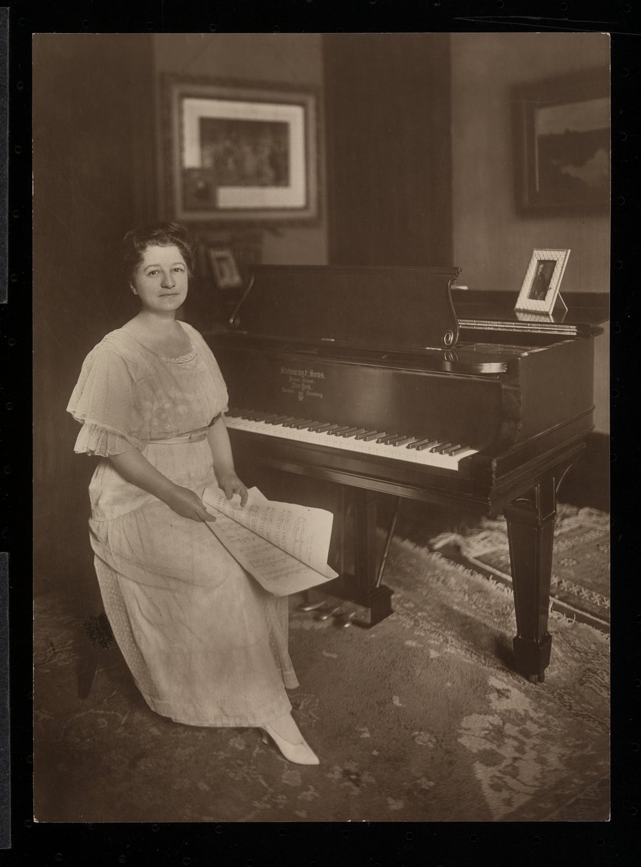 Panna Murray Louise Todd, 1915-6 (odbitka żelatynowa) autorstwa Byron Company