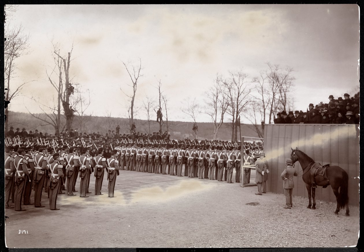 Procesja związana z poświęceniem grobowca Granta na Riverside Drive, prawdopodobnie 27 kwietnia 1897 r. w Nowym Jorku (srebrny odbitka żelatynowa) autorstwa Byron Company