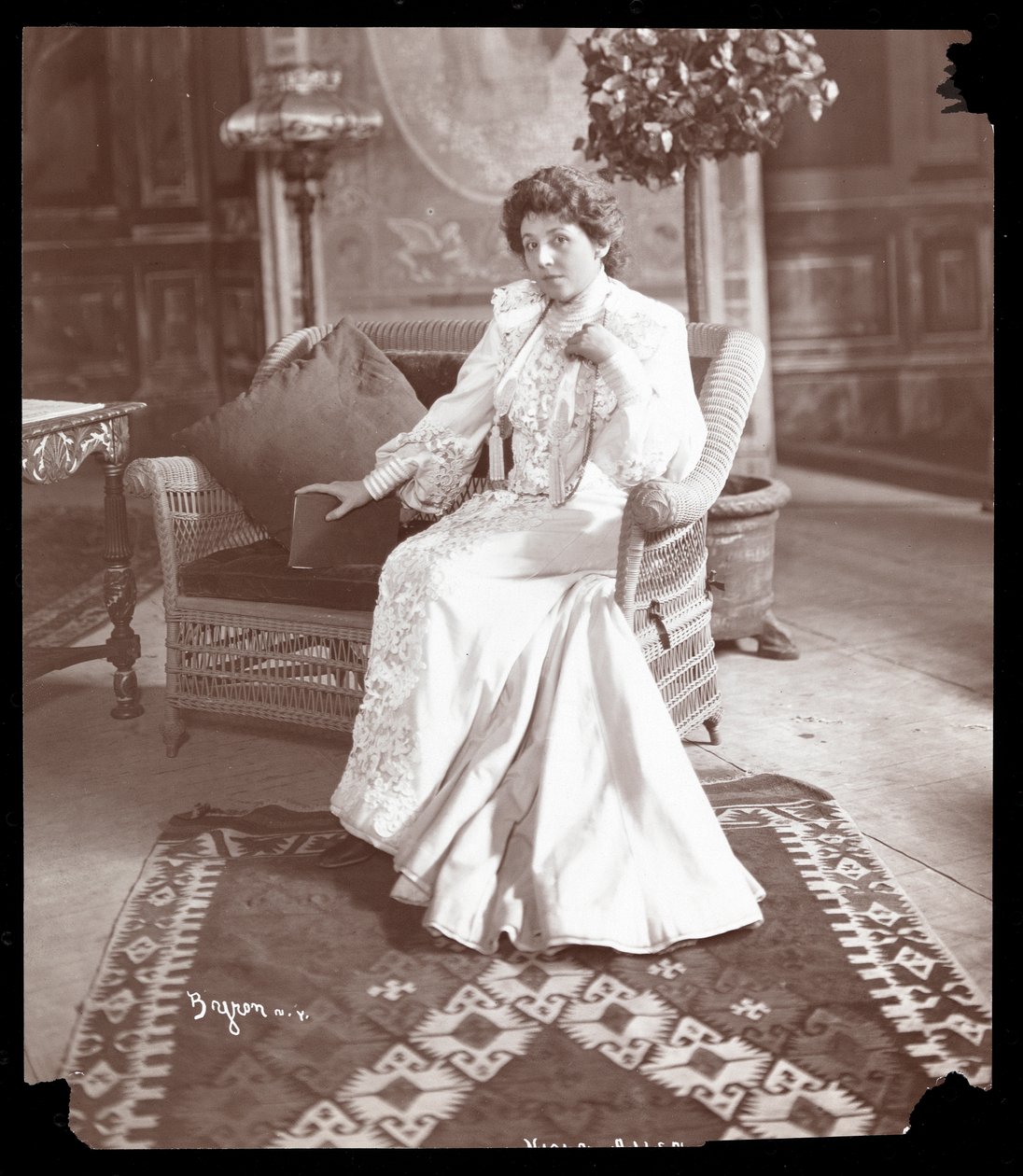 Viola Allen, ok. 1903 (srebrny odbitka żelatynowa) autorstwa Byron Company