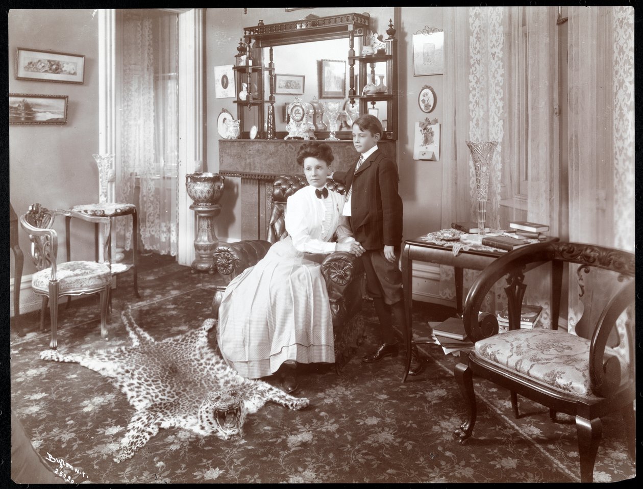 Pokój w Hotelu Cadillac, 1907 (srebrny odbitka żelatynowa) autorstwa Byron Company