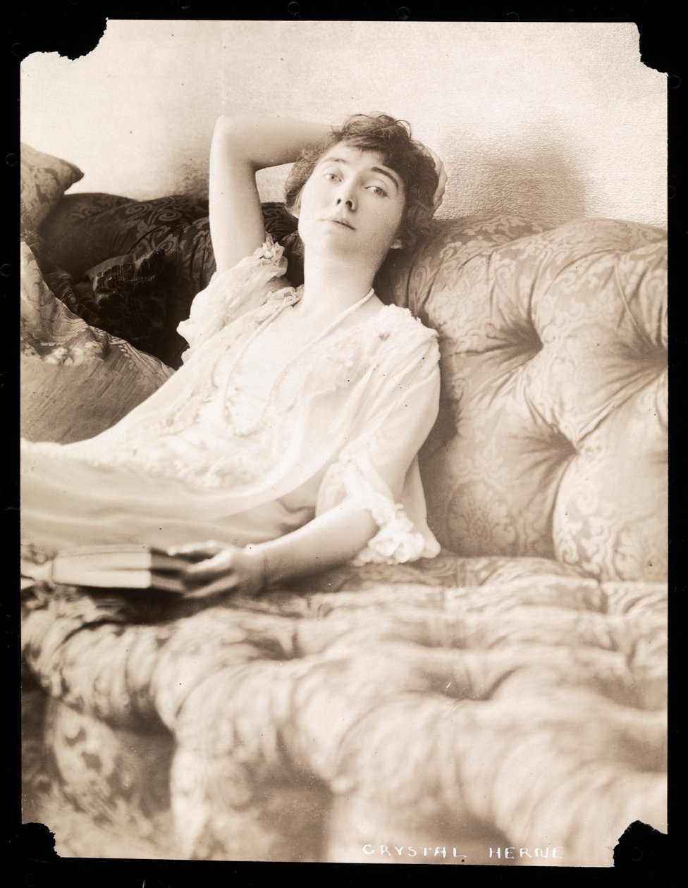 Crystal Herne, 1895-1915 (odbitka żelatynowa) autorstwa Byron Company