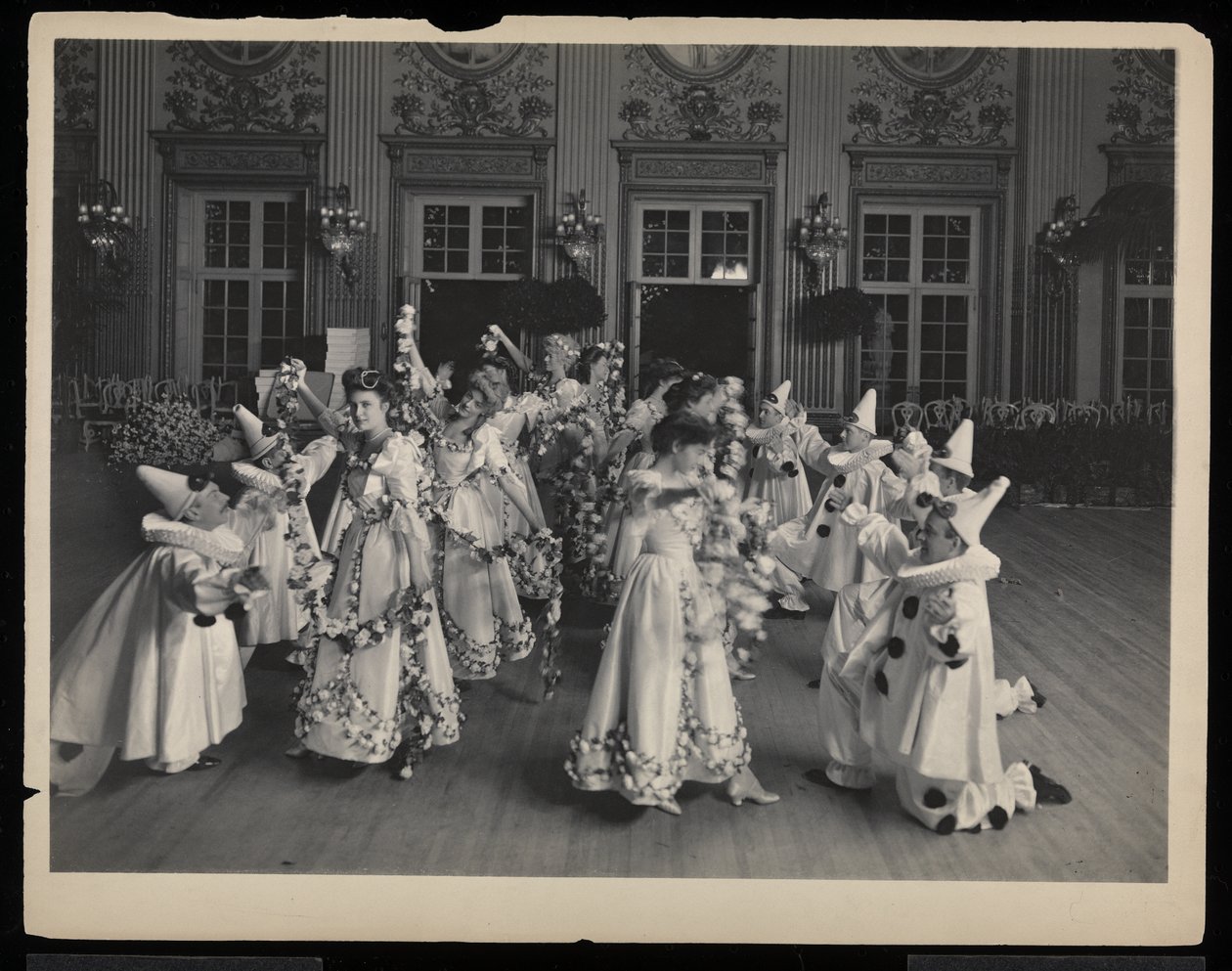 Taniec na James Hazen Hyde Ball, Nowy Jork, 31 stycznia 1905 (srebrny odbitka żelatynowa) autorstwa Byron Company