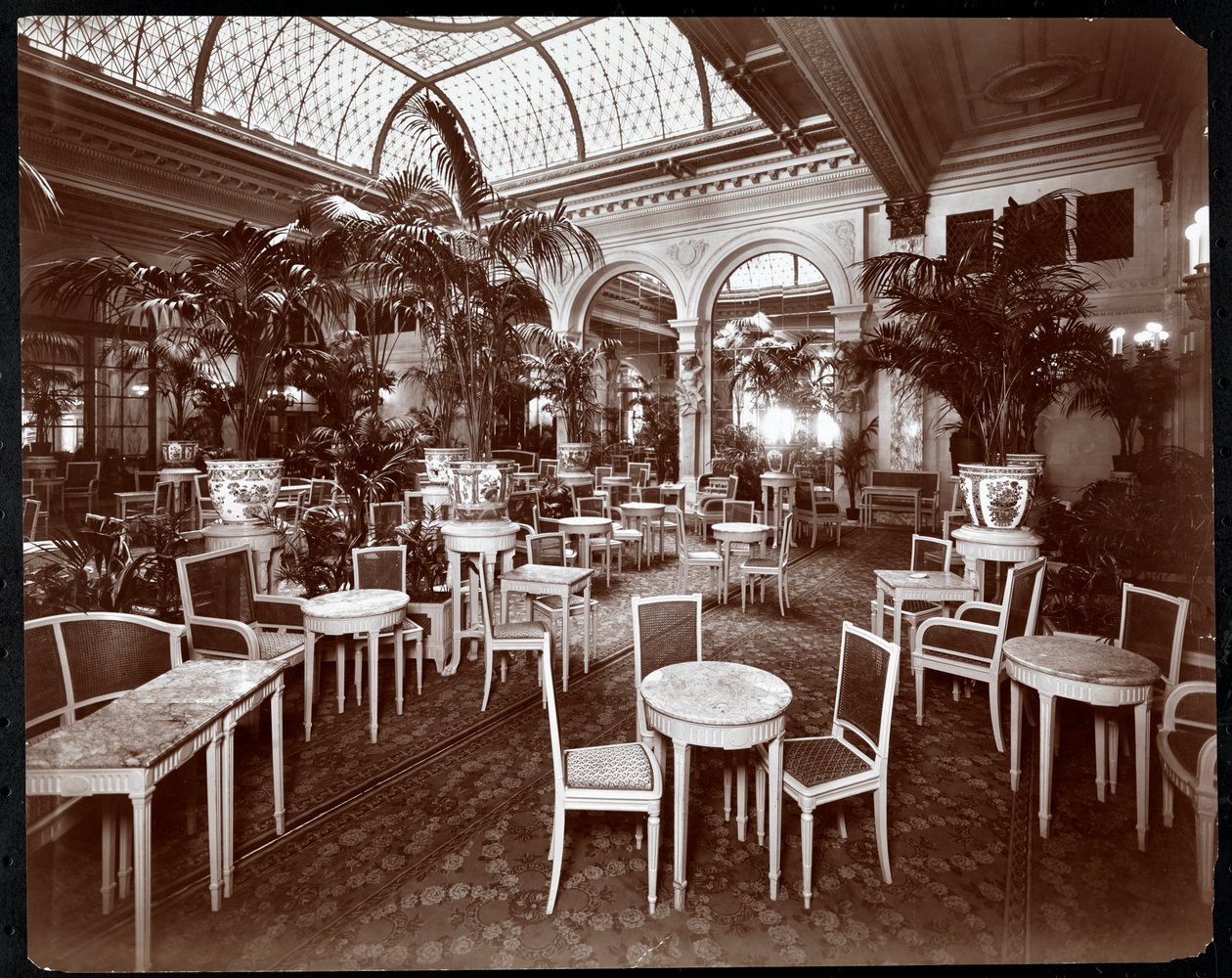 Poczekalnia w hotelu Plaza, ok. 1907 (srebrny odbitka żelatynowa) autorstwa Byron Company