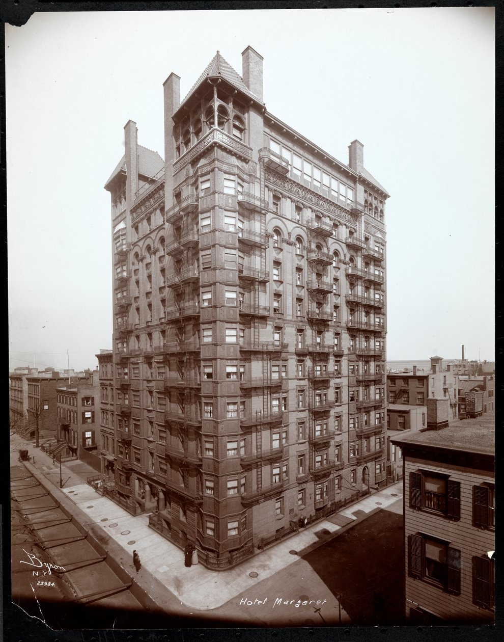Hotel Margaret, Brooklyn, 1907 (srebrny odbitka żelatynowa) autorstwa Byron Company