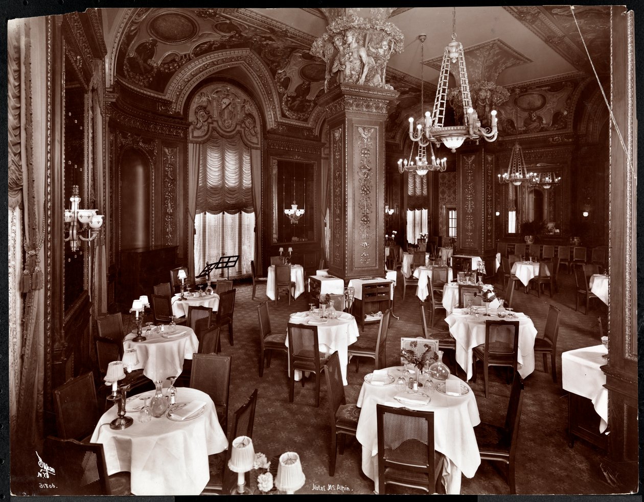 Kawiarnia damska w hotelu McAlpin, 1913 (srebrny odbitka żelatynowa) autorstwa Byron Company