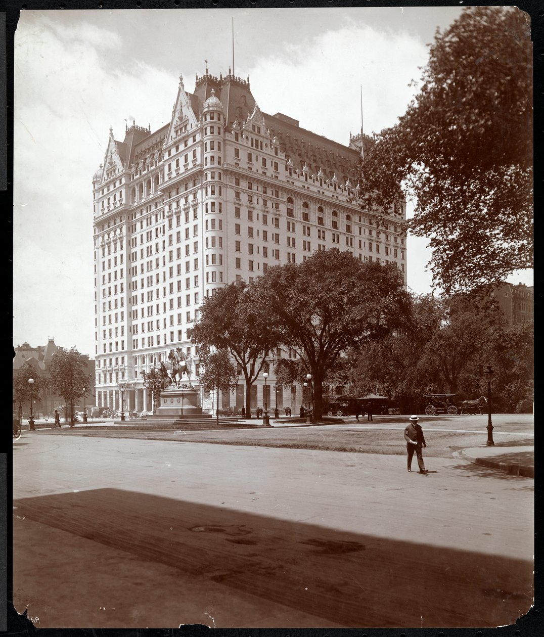 The Plaza Hotel, 5th Avenue i 59th Street, Nowy Jork, 1907 (srebrny odbitka żelatynowa) autorstwa Byron Company