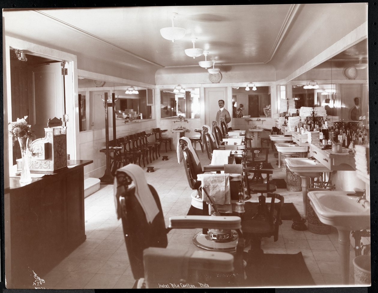 Salon fryzjerski w hotelu Philadelphia Ritz-Carlton, 1913 (srebrny odbitka żelatynowa) autorstwa Byron Company