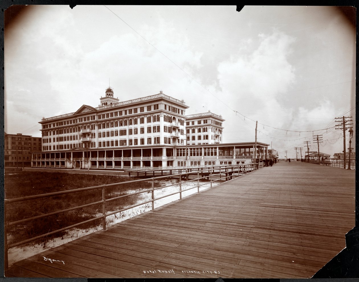 Widok na Hotel Rudolf, Atlantic City, New Jersey, 1908 (srebrny odbitka żelatynowa) autorstwa Byron Company