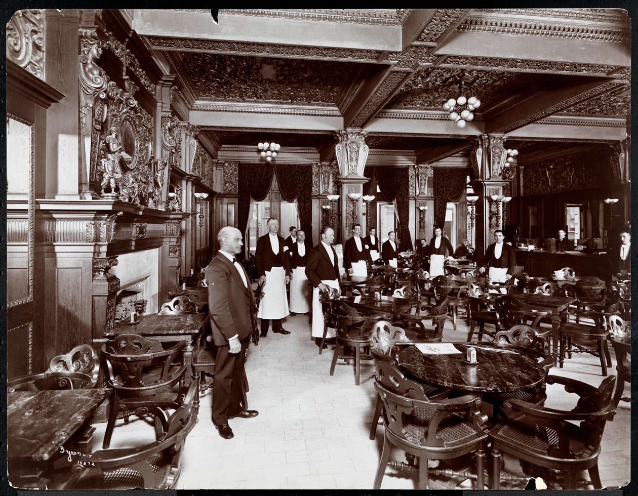 Kelnerzy w kawiarni w Hotelu Delmonico, 1902 (srebrny odbitka żelatynowa) autorstwa Byron Company