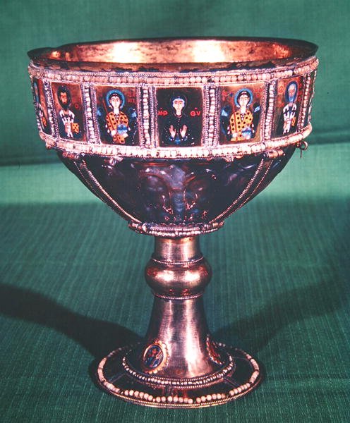 Kielich cesarza Romana II (940-963) ok. 960 (sardonyx, srebro złocone, emalia cloisonne i perła) (patrz także 230930) autorstwa Byzantine