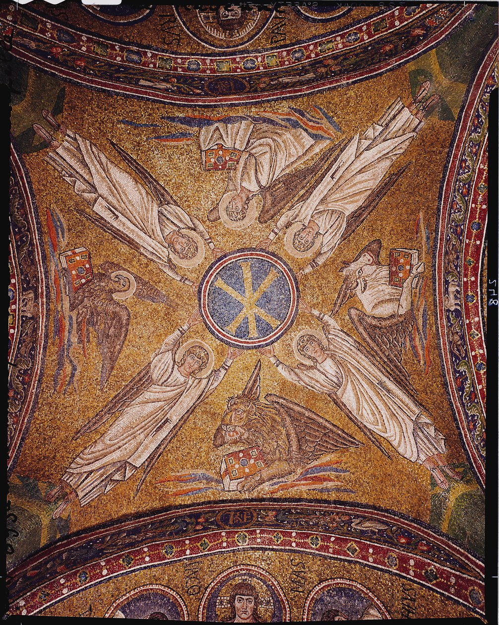 Cztery anioły z symbolami ewangelistów otaczających monogram chi-rho Chrystusa, ze sklepienia kaplicy archidiecezji (mozaika) autorstwa Byzantine School