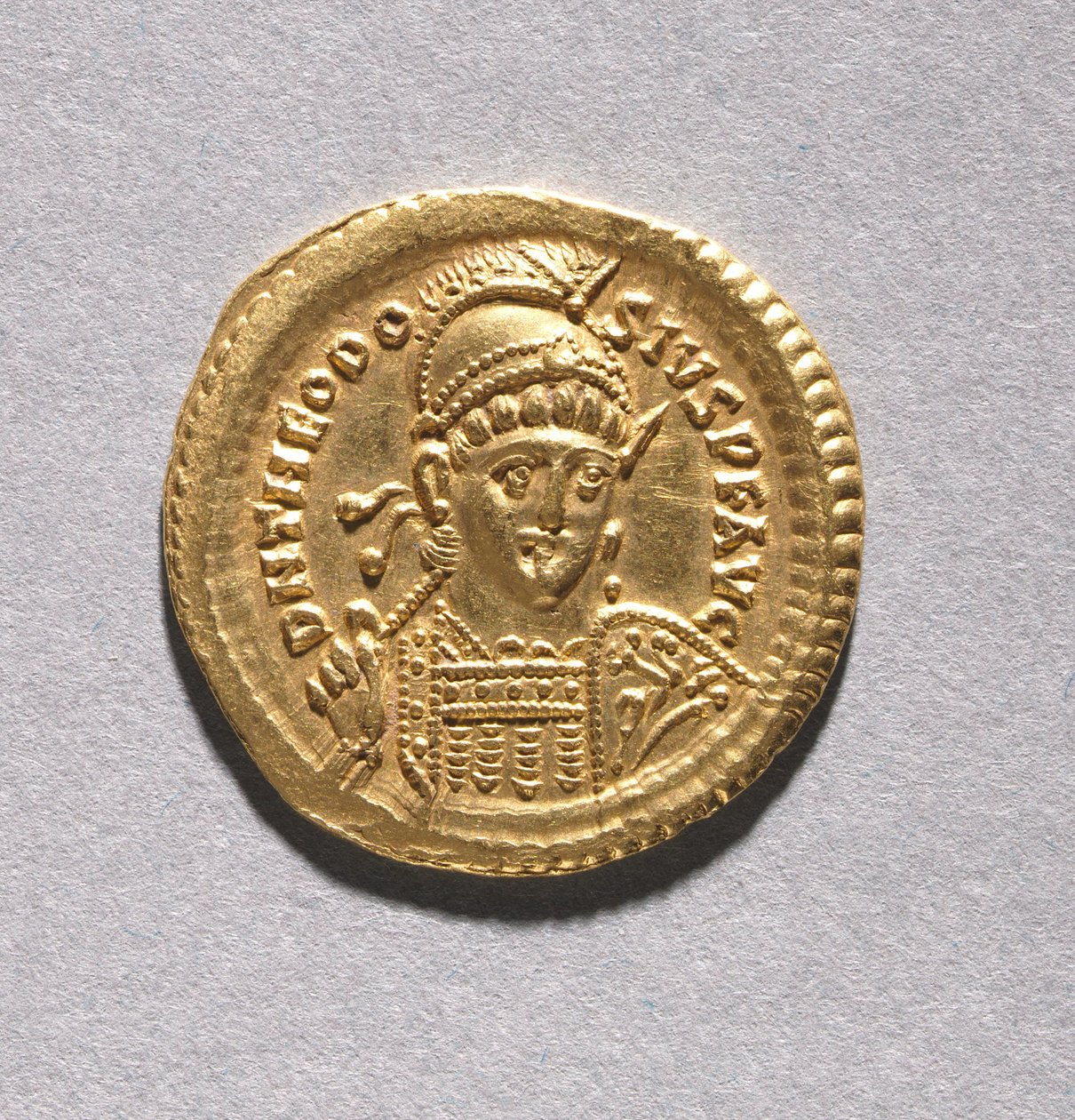 Solidus Teodozjusza II i Walentyniana III autorstwa Byzantine