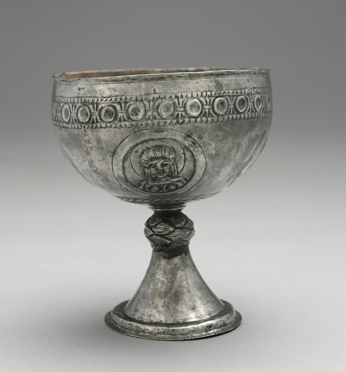 Kielich ze skarbu Beth Misona, Konstantynopol lub Syria, ok. 500-700 (srebro) autorstwa Byzantine Byzantine