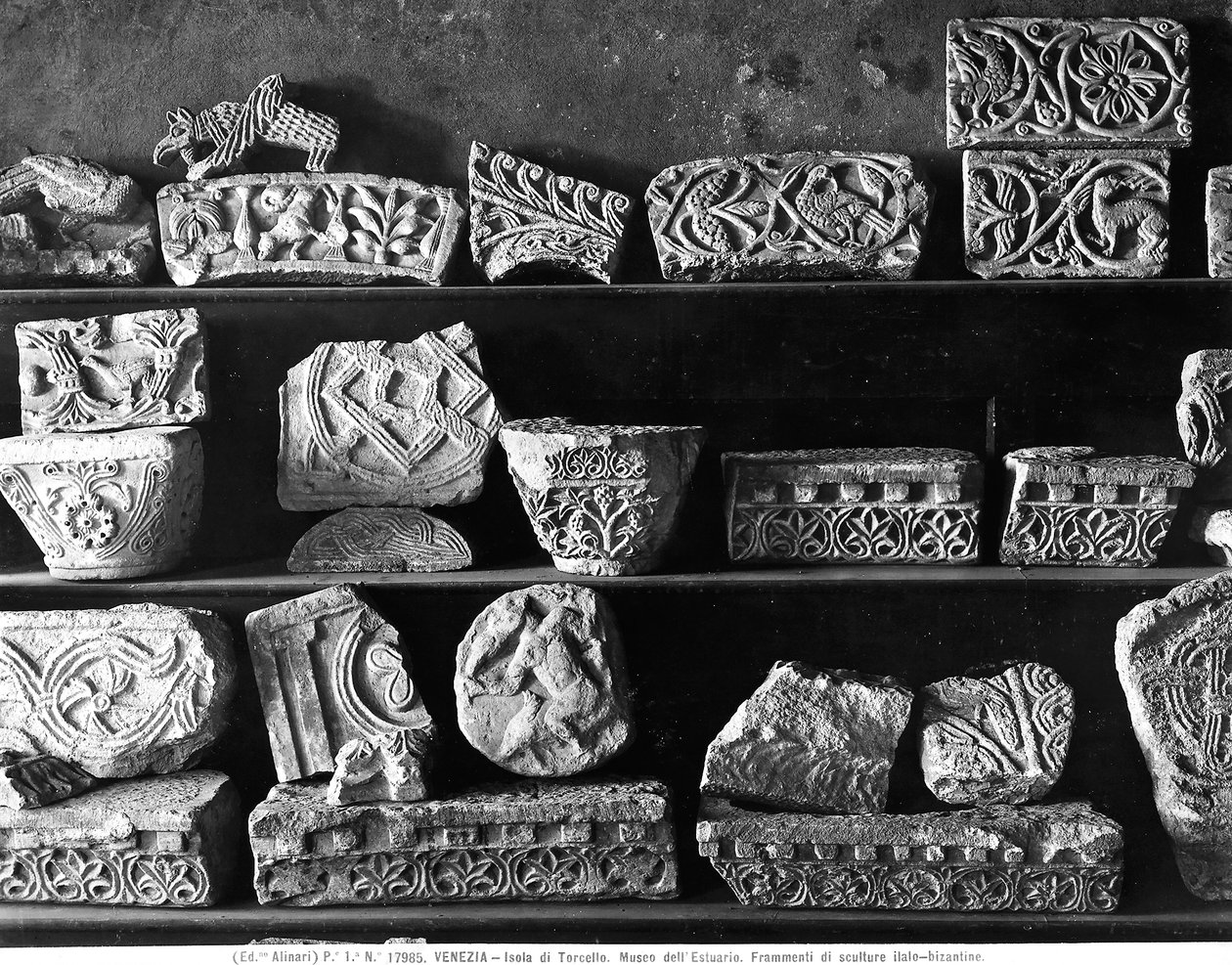 Fragmenty rzeźb włosko-bizantyjskich autorstwa Byzantine Byzantine