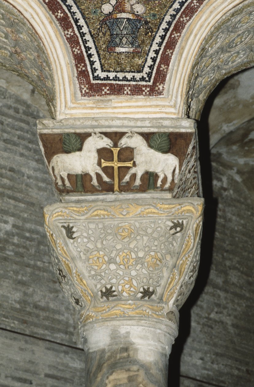 Zdobiona stolica z wnętrza autorstwa Byzantine School
