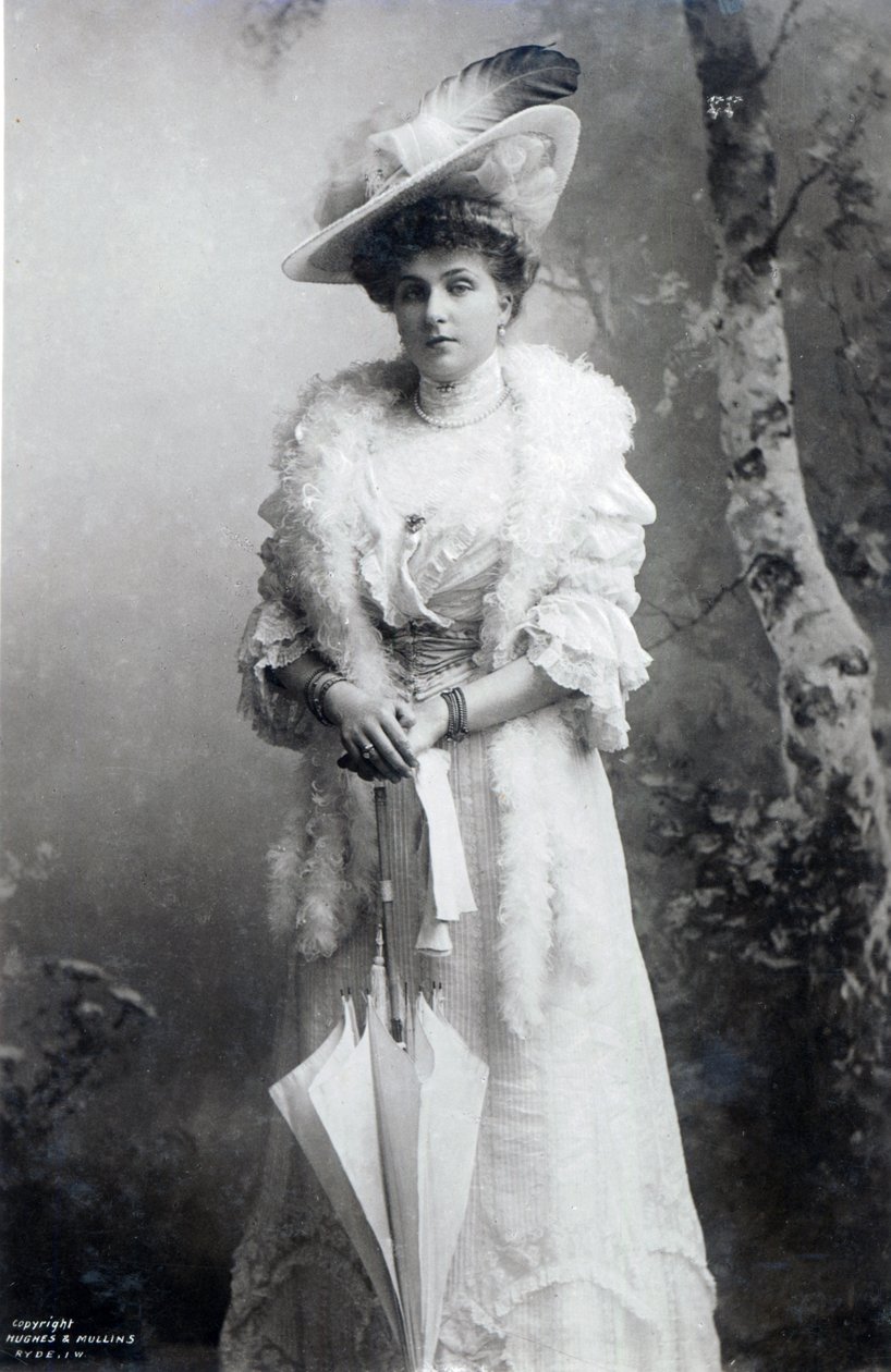 Królowa Hiszpanii, Ena z Battenberg, ok. 1910 (zdjęcie czarno-białe) autorstwa J.B. and Brown J. Rowbotham