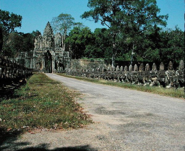 Widok na bramę południową (zdjęcie) autorstwa Cambodian