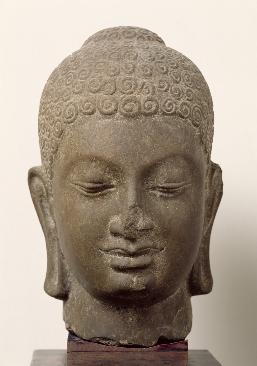Głowa Buddy, z Vat Romlok, Angkot Borei, VI-VII w. (piaskowiec) autorstwa Cambodian School