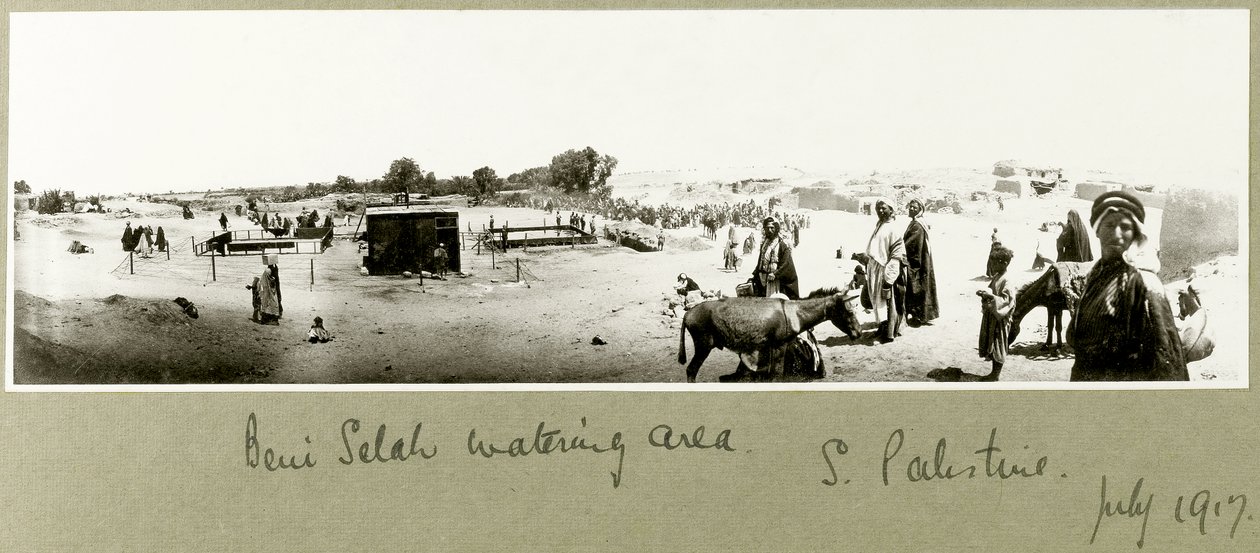 Wodopój w Beni Saleh, lipiec 1917 r. autorstwa Capt. Arthur Rhodes