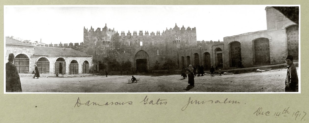 Brama Damasceńska, Jerozolima, 14 grudnia 1917 autorstwa Capt. Arthur Rhodes