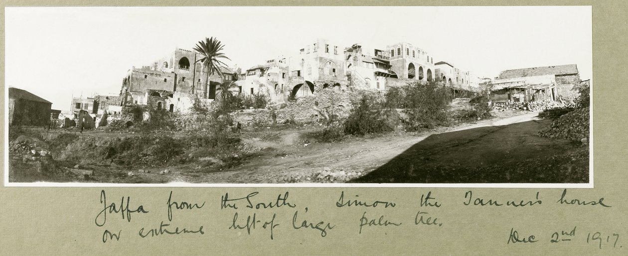 Jaffa od południa, dom Szymona Garbarza na lewo od palmy, 2 grudnia 1917 autorstwa Capt. Arthur Rhodes