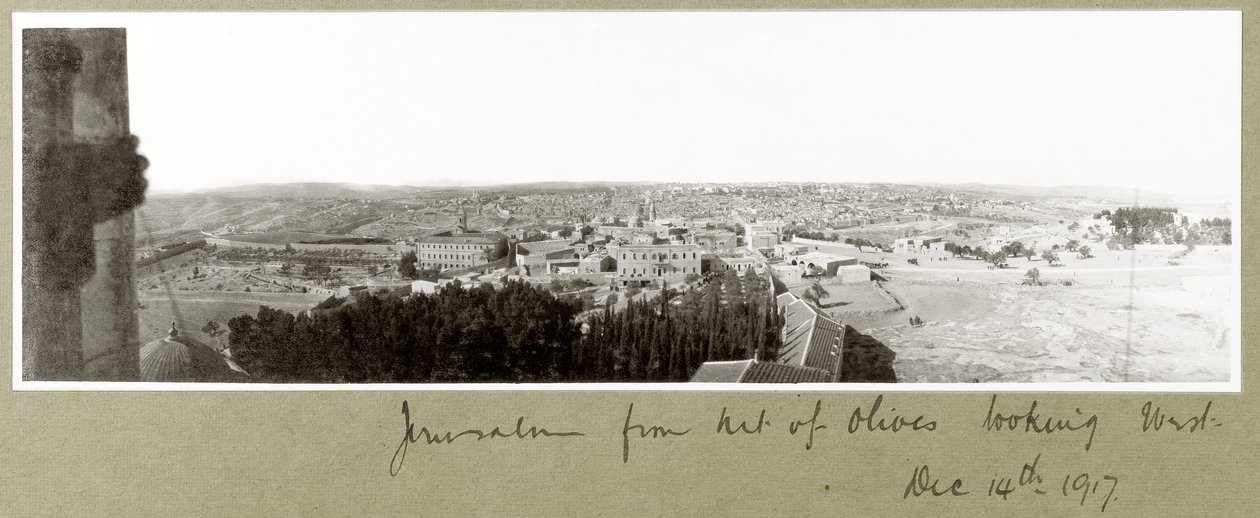 Jerozolima z Góry Oliwnej, widok na zachód, 14 grudnia 1917 r. autorstwa Capt. Arthur Rhodes