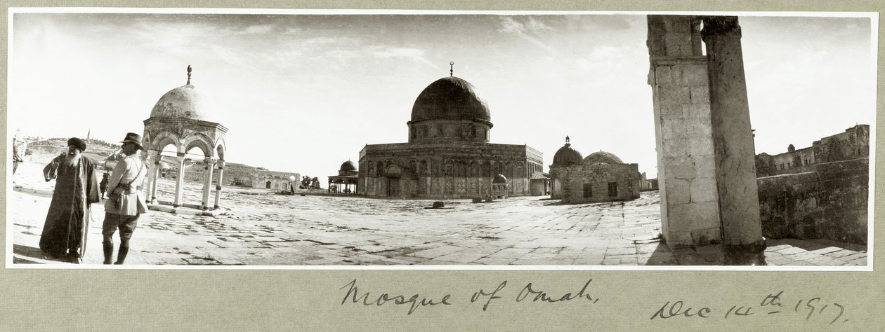 Meczet Omara i generała Chaytora rozmawiającego z miejscowym imamem, 14 grudnia 1917 r. autorstwa Capt. Arthur Rhodes