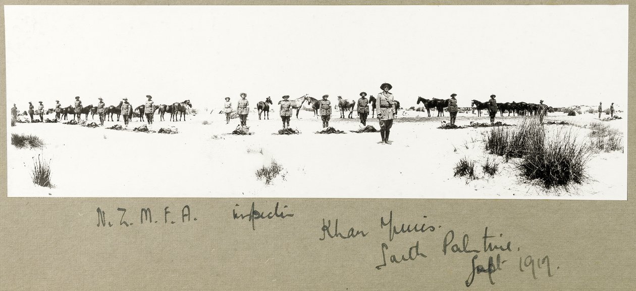 N.Z.M.F.A. inspekcja, Khan Yunis, wrzesień 1917 autorstwa Capt. Arthur Rhodes