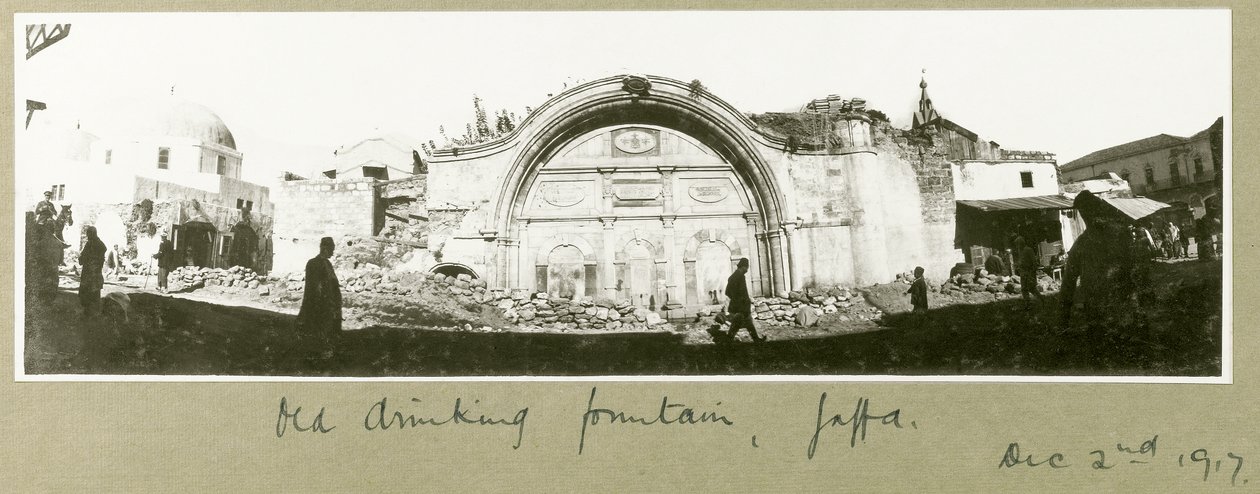 Stara fontanna do picia, Jaffa, 2 grudnia 1917 autorstwa Capt. Arthur Rhodes
