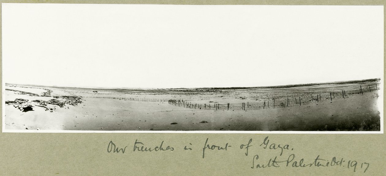 Nasze okopy przed Gazą, październik 1917 autorstwa Capt. Arthur Rhodes