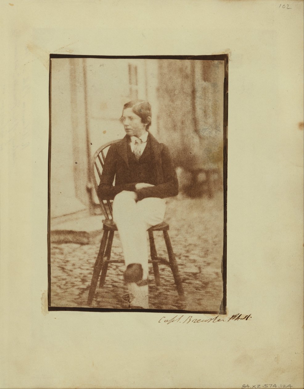 Portret młodego chłopca autorstwa Capt. Henry Craigie Brewster