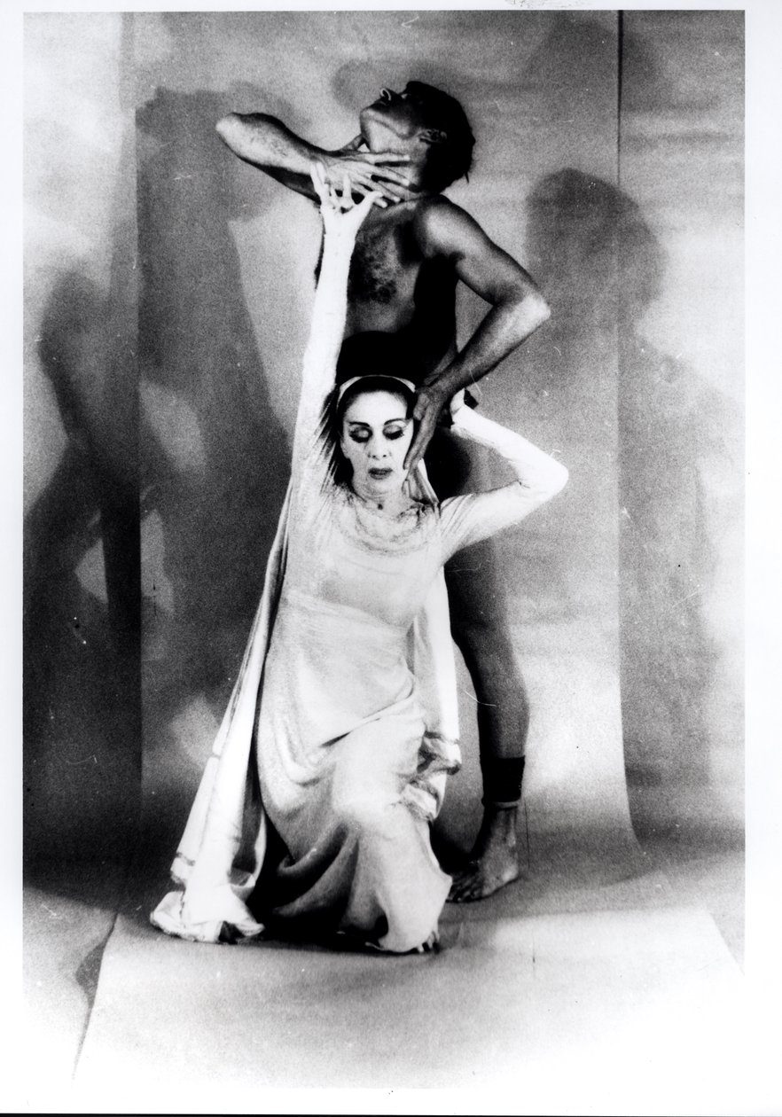 Martha Graham (1894-1991) i Bertram Ross (1920-2003) w "Visionary Recital", 27 czerwca 1961 (odbitka żelatynowo-srebrowa) autorstwa Carl Van Vechten