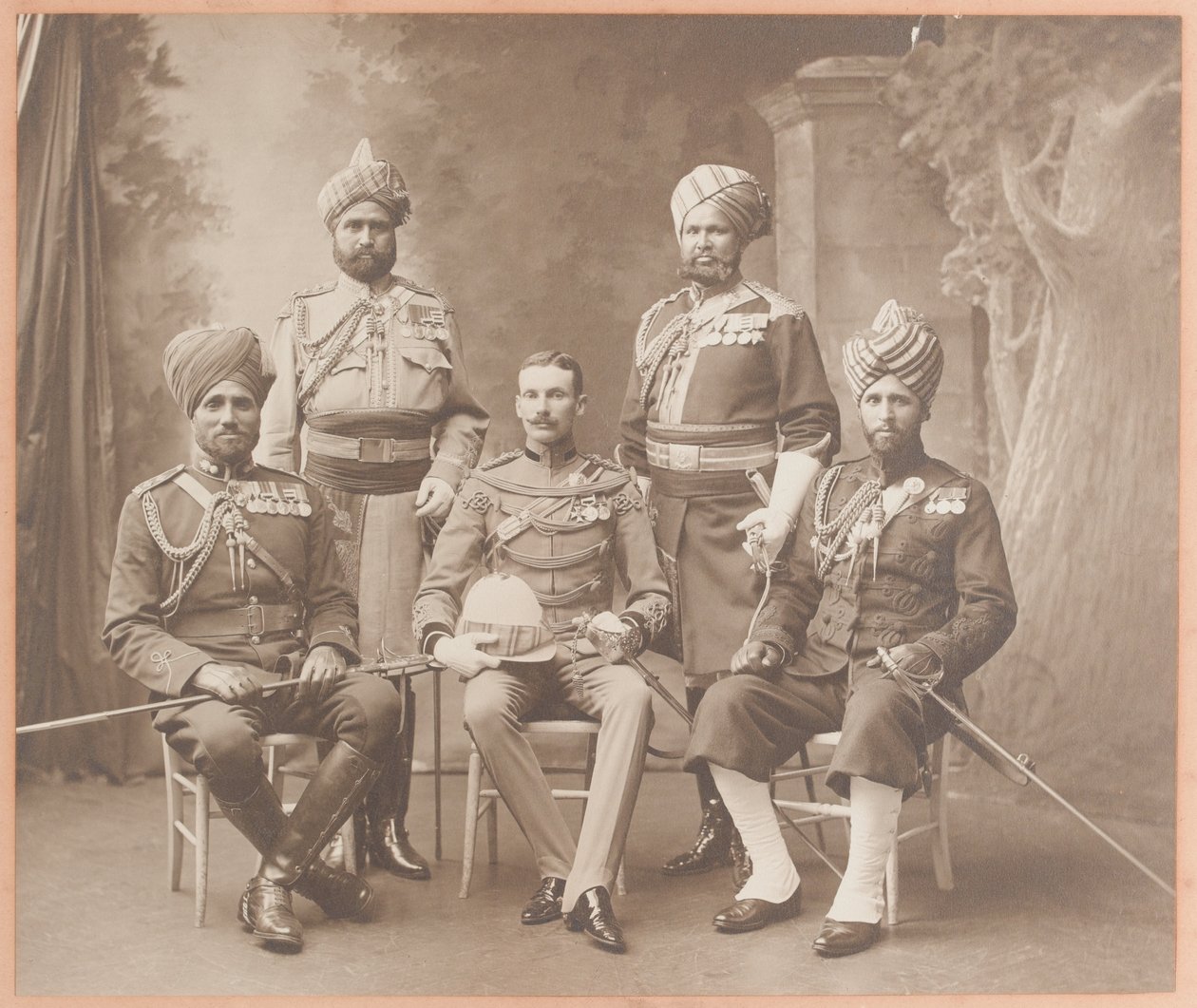 indyjscy podoficerowie króla, 1906 autorstwa Carl Vandyk