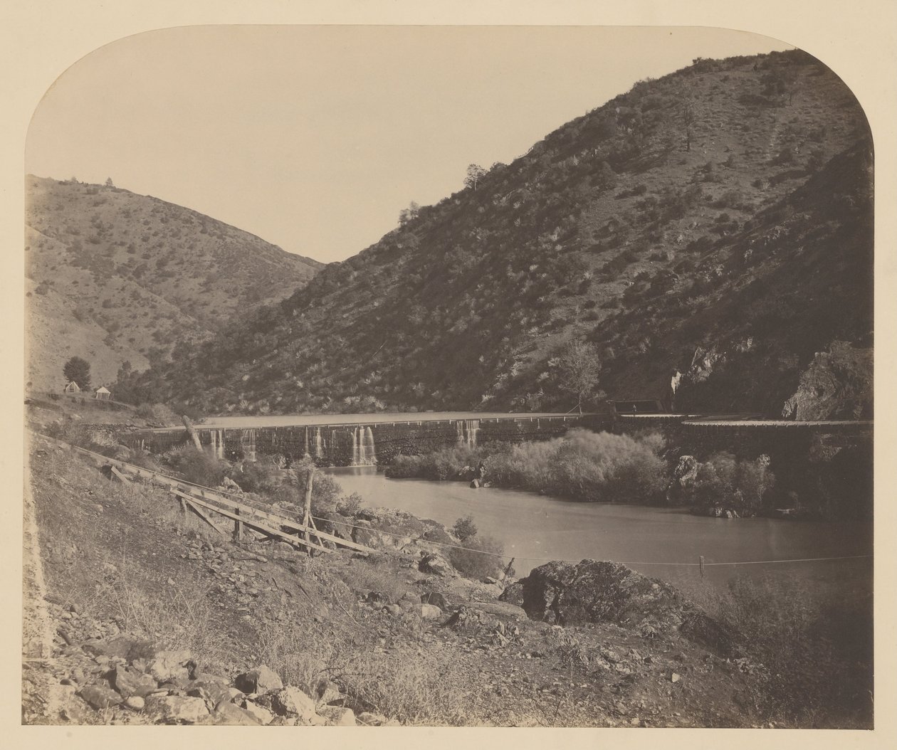 Benton Dam, rzeka Merced autorstwa Carleton E. Watkins