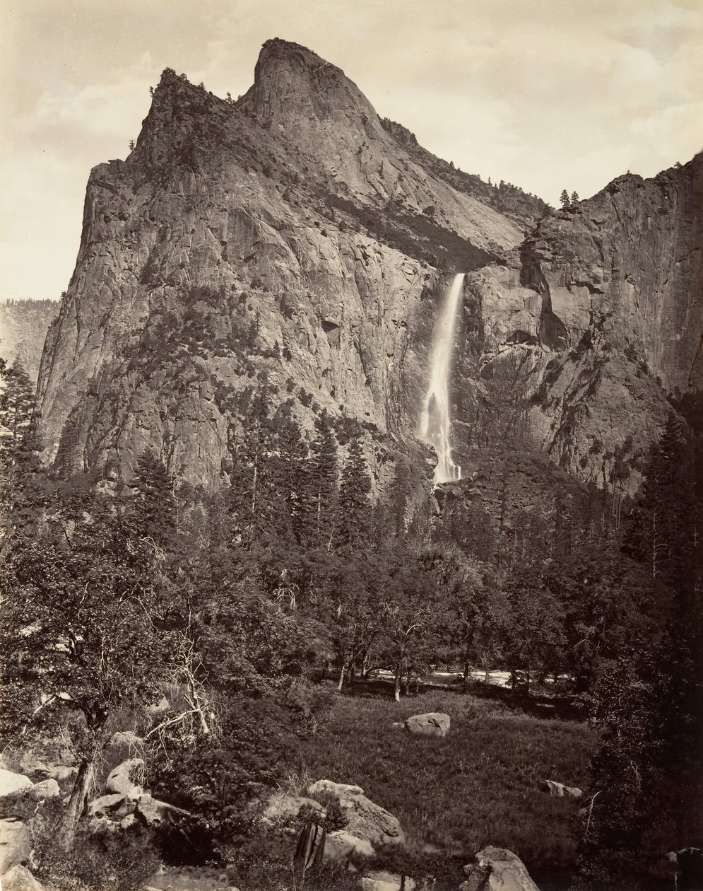 Bridal Veil Fall, 940 stóp, Yosemite, ca. 1872, wydrukowany ca. 1876. autorstwa Carleton E. Watkins.