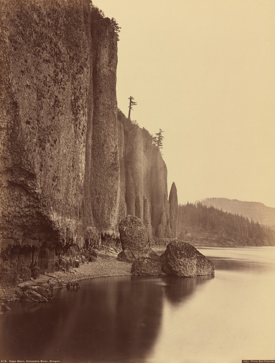 Cape Horn, Columbia River, Oregon autorstwa Carleton E. Watkins