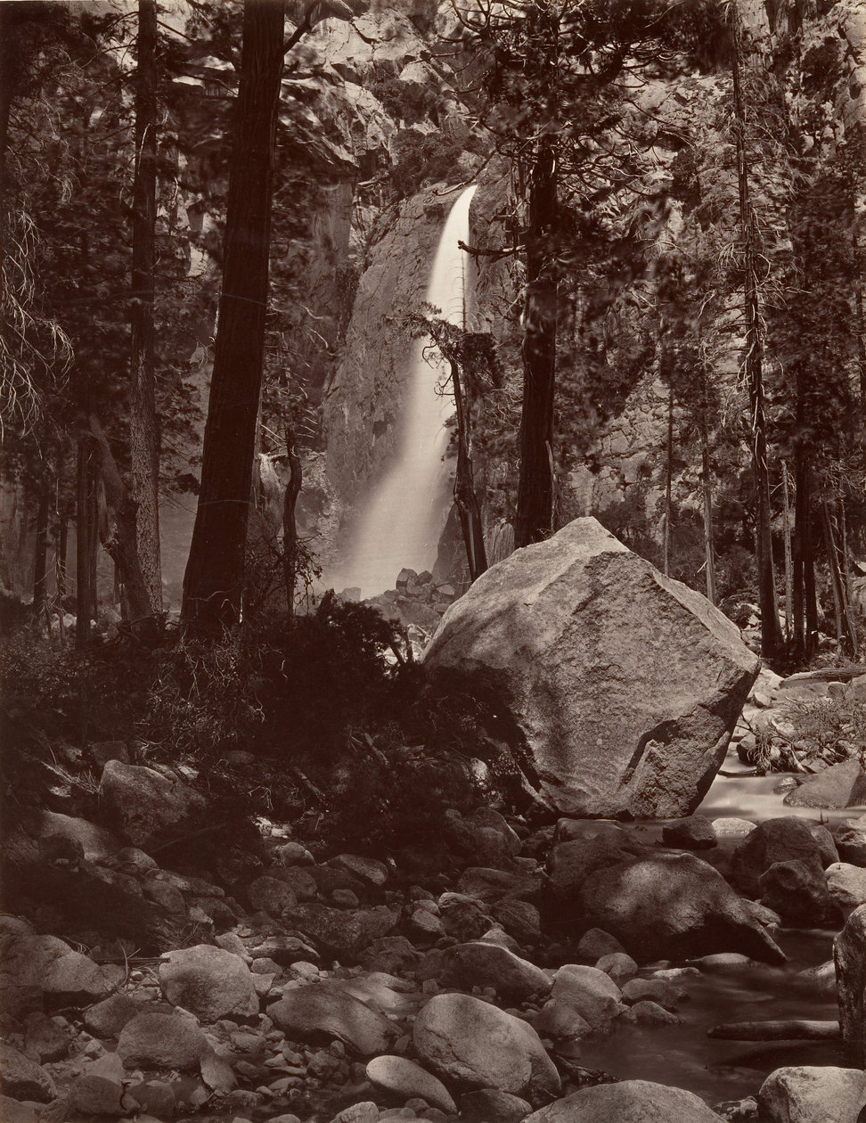Dolny Yosemite Fall, 1600 stóp, ca. 1872, wydrukowany ca. 1876. autorstwa Carleton E. Watkins.
