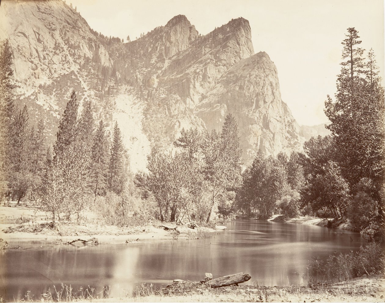 Trzej Bracia, Yosemite, ca. 1872, wydrukowany ca. 1876. autorstwa Carleton E. Watkins.