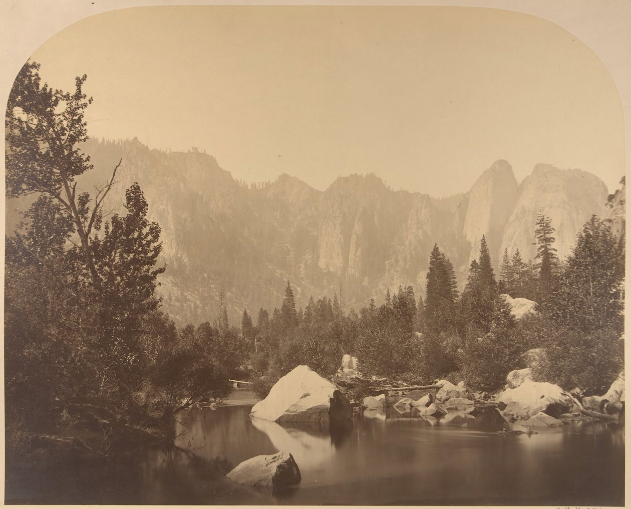 Cathedral Rock, Down the Valley, 1861. autorstwa Carleton Emmons Watkins