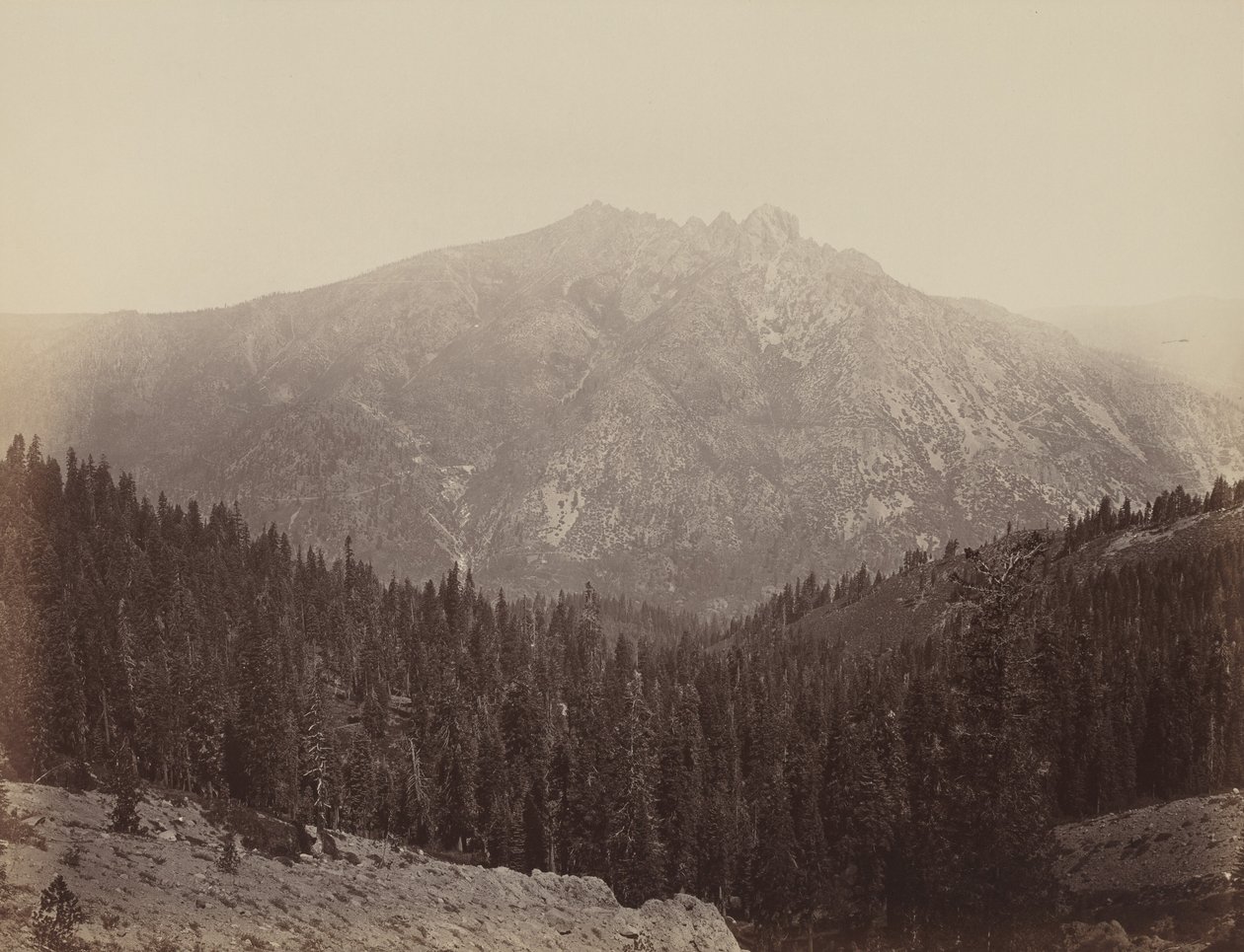 Downeville Butte, lata sześćdziesiąte XIX wieku (zdjęcie) autorstwa Carleton Emmons Watkins