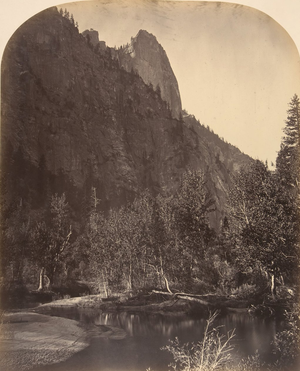Widok na rzekę, Sentinel, 3270 stóp, 1861. autorstwa Carleton Emmons Watkins