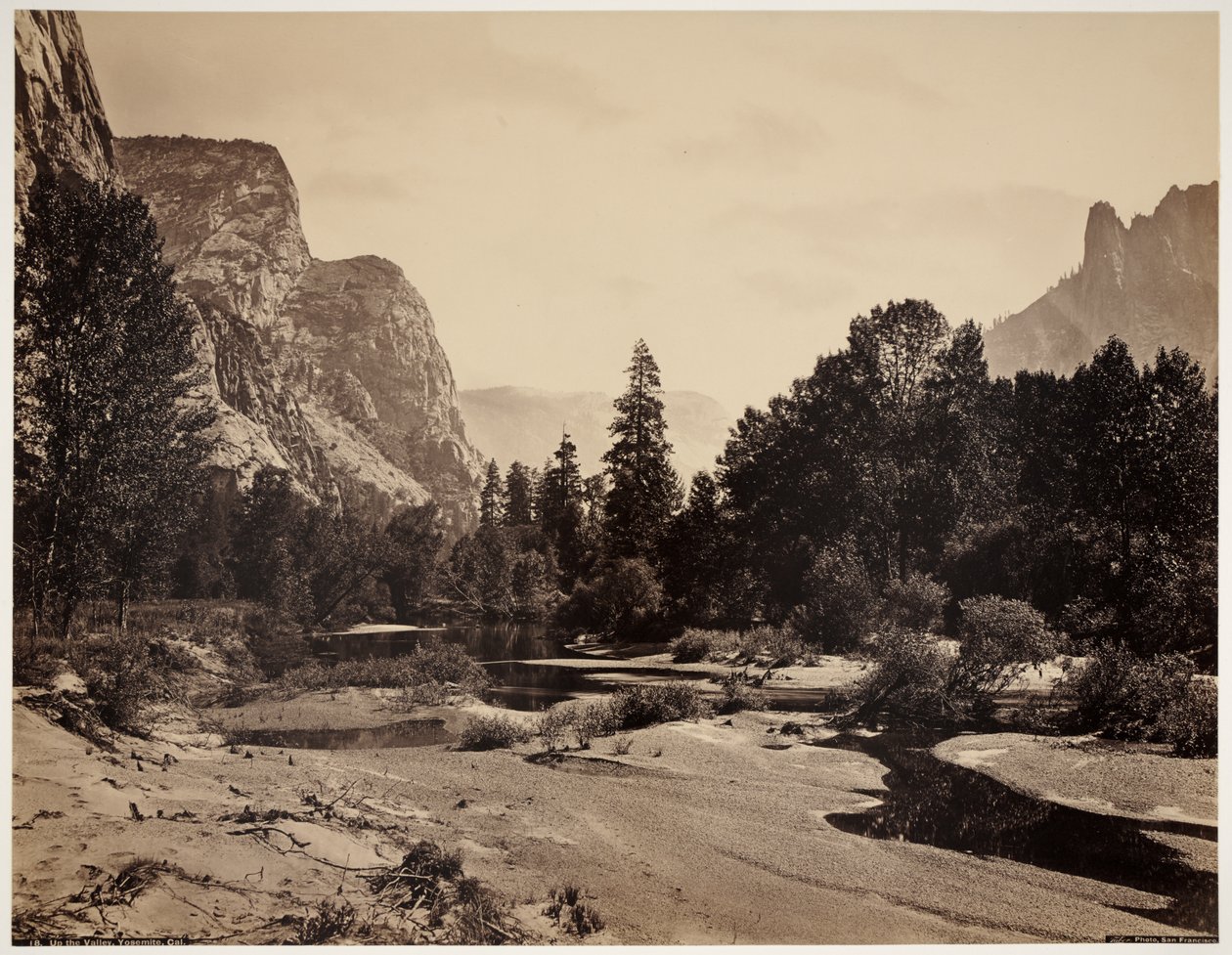 Dolina Yosemite od podnóża El Capitan autorstwa Carleton Emmons Watkins