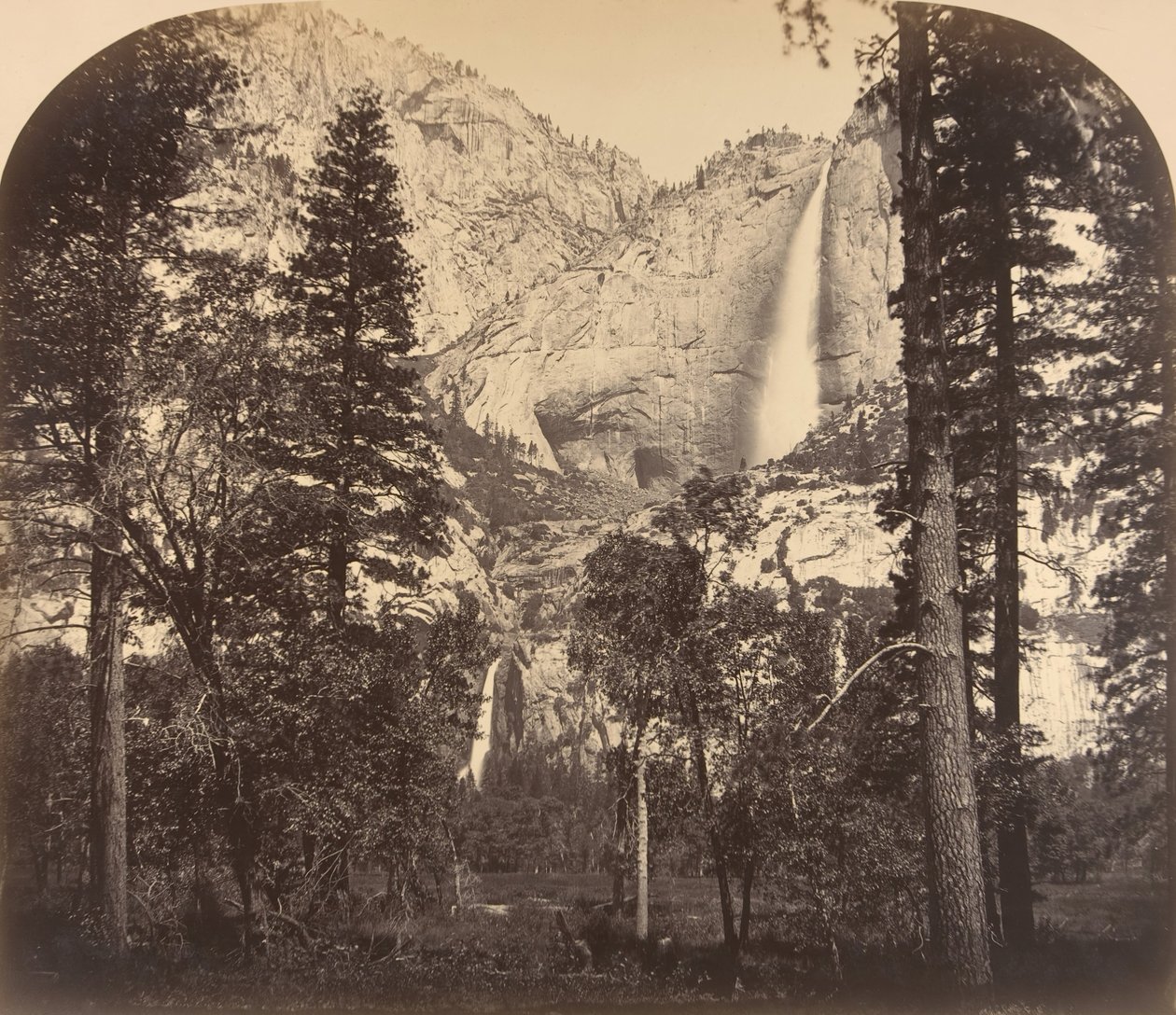 Upadek Yosemite. W dół doliny. 2637 stóp, 1861. autorstwa Carleton Emmons Watkins