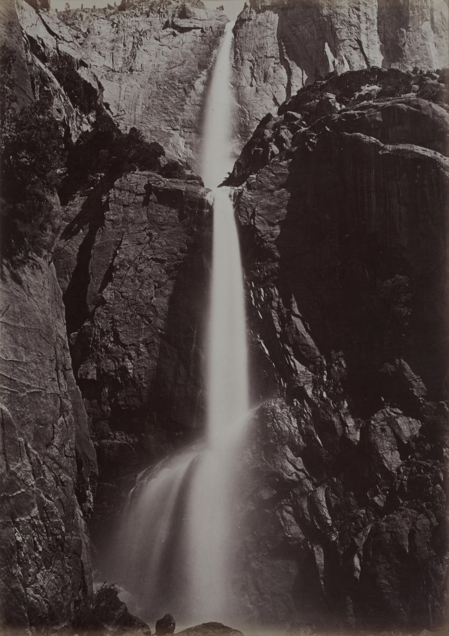Wodospad Yosemite, widok z dołu, ok. 1878 r. (odbitka albuminowa) autorstwa Carleton Emmons Watkins
