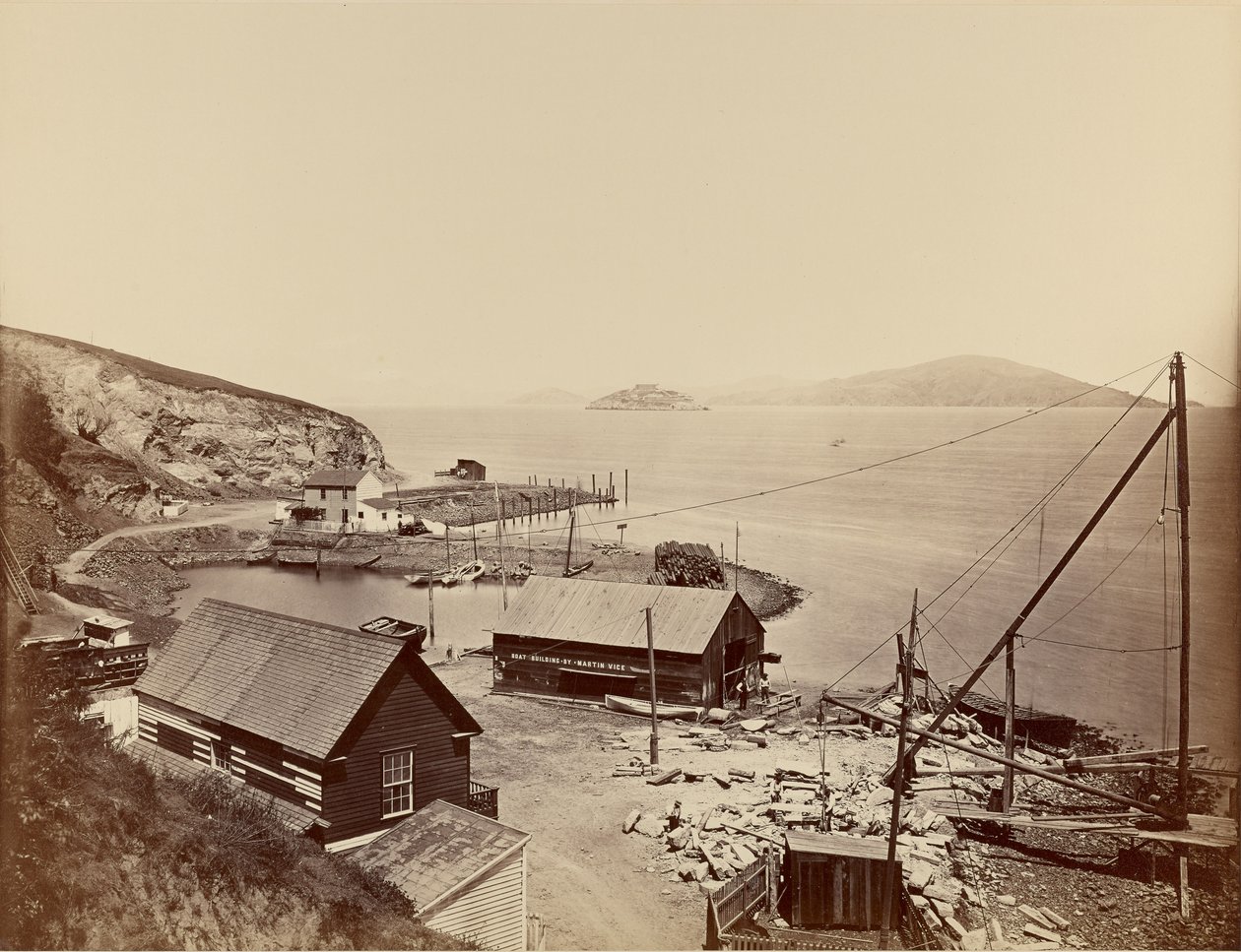 Alcatraz, widok z North Point autorstwa Carleton Watkins