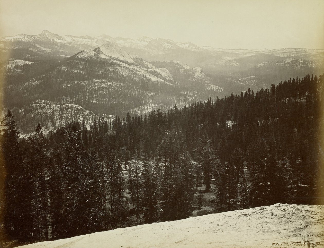 Grupa Merced widziana z Sentinel Dome autorstwa Carleton Watkins