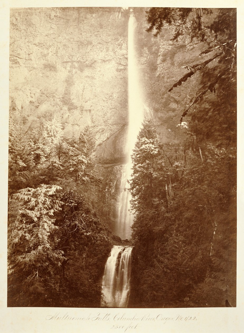 Wodospady Multnomah, rzeka Columbia, Oregon, 2500 stóp. autorstwa Carleton Watkins