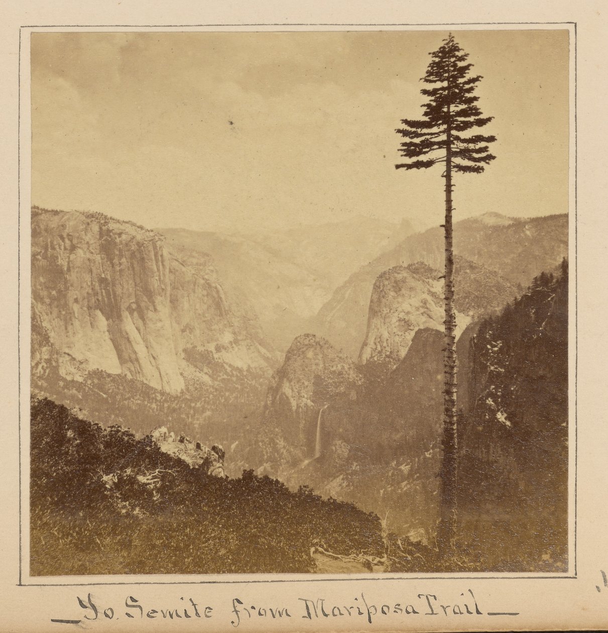 Dolina Yosemite z „Best General View”, szlak Mariposa autorstwa Carleton Watkins